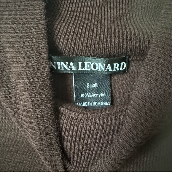 Nina Leonard Brown Mock Neck Short Sleeve Shirt - Picture 3 of 3